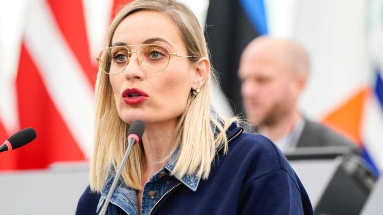 Ελεονώρα Μελέτη για την παιδική κακοποίηση στο διαδίκτυο: Αυστηρές κυρώσεις για τις πλατφόρμες που δεν συμμορφώνονται