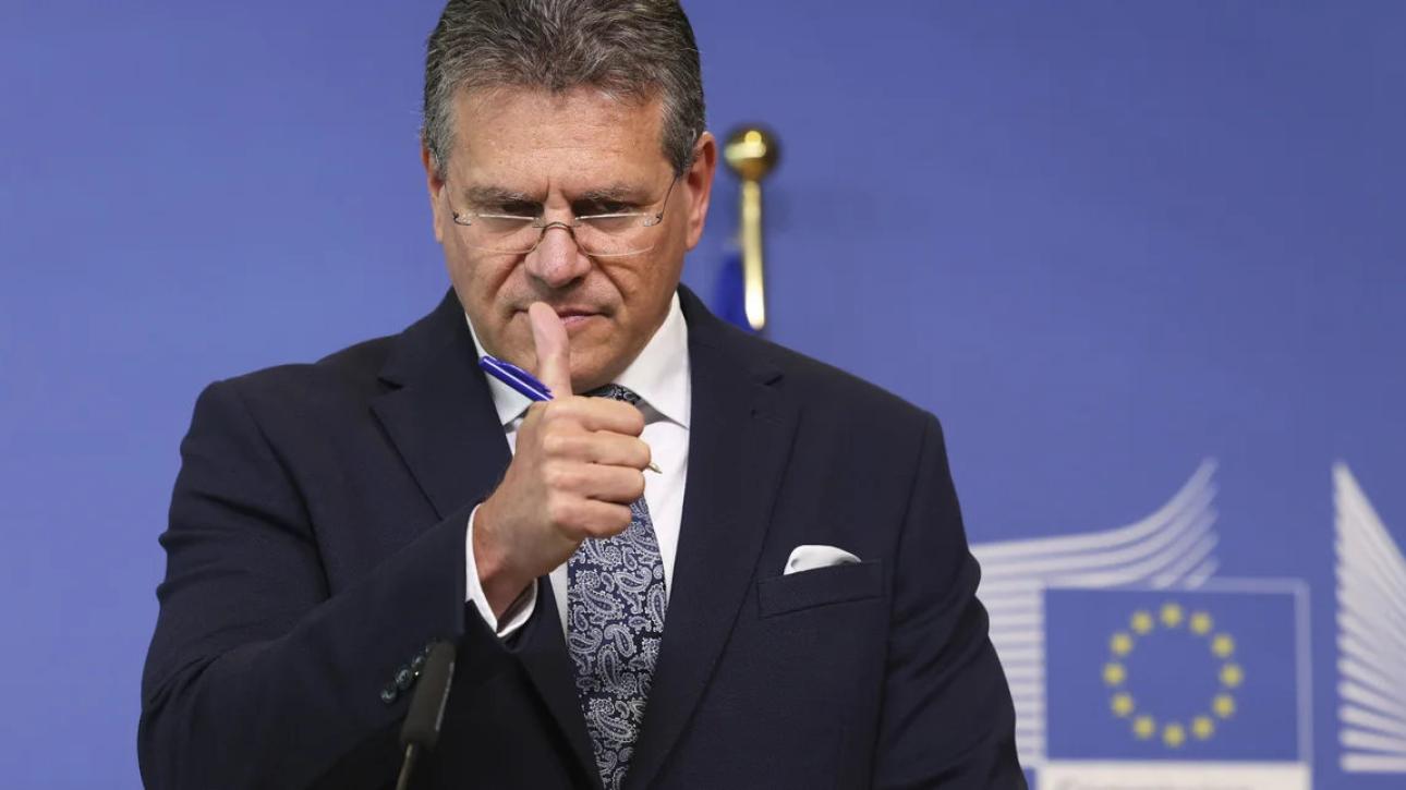 Η ΕΕ πιέζει για υιοθέτηση της εμπορικής συμφωνίας με τις ΗΠΑ έως τον Ιούλιο